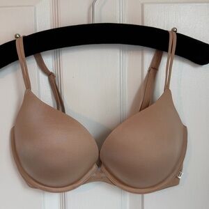 Victoria's Secret 32DD Very Sexy Infinity Edge Smooth Nude Push Up Bra